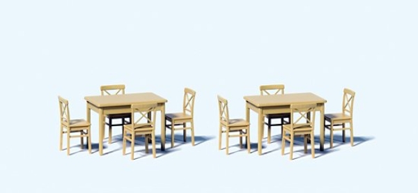 1:50 BS 2 Tische, 8 Stühle