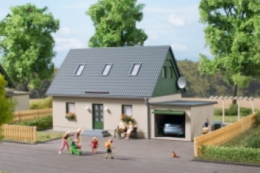 H0 Gebäude BS Einfamilienhaus mit Garage 158x 126x 90mm