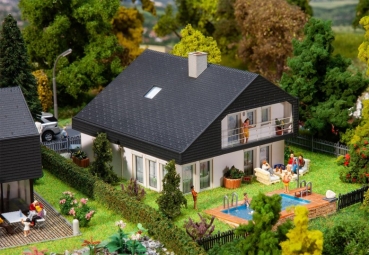 H0 Gebäude BS Wohnhaus mit Plattendach, Ep.IV, 124x 107x 83mm, etc............................................................................