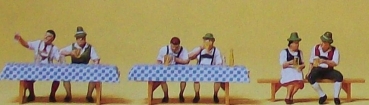 H0 Figur Auf dem Oktoberfest