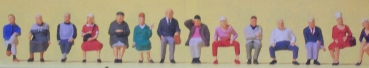 H0 Figur Sitzende Reisende