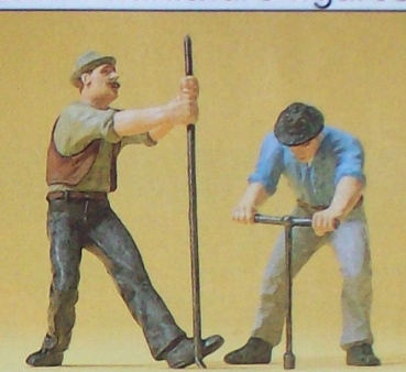 G Figur Gleisarbeiter mit T Schlüssel etc.........................................................................................................................................................................................