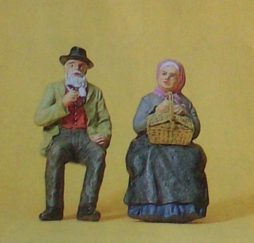 G Figur Bauer Bäuerin sitzend etc...............................................................................................................................................................................................