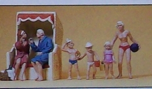 H0 Figur Paar im Strandkorb spielende Kinder