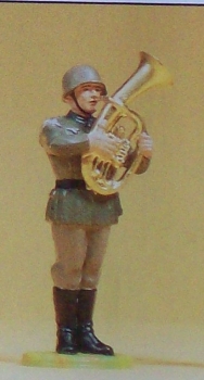 1: 25 D DR W Musiker stehend mit Tenorhorn etc....................................................................................................................................................................