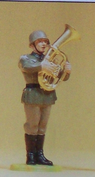 1: 25 D DR W Musiker stehend mit Tenorhorn