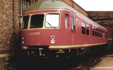 H0 D DB Museumstriebwagen ETA 176 001, ohne Antrieb, 4A, III, Dach grau, etc................