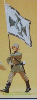 1: 25 D DR W Soldat in Marsch mit Regimentsfahne