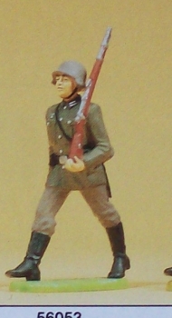 1: 25 D DR W Soldat im Marsch ohne Tornister etc.........................................................................................................................................................................
