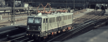H0 D DR Elektrolokomotive E 42, E42 015, 4A,  Ep.III, L= 187,6mm, R= mind. 360mm, grün, Sound,etc.............................