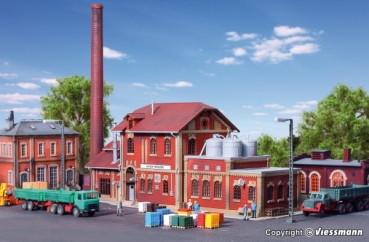 H0 Gebäude BS Brauerei mit Inneneinrichtung, L= 41x 13,5x 30cm, etc..................................................................