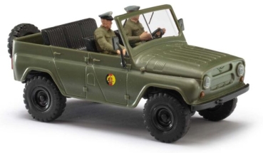 H0 mili D DDR NVA PKW UAZ 469 mit Fahrer, etc.........................................................................