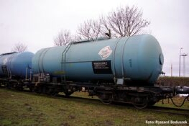 H0 PL PKP Kesselwagen 406Ra, mit Bremserbühne, bläulich, 4A, Ep.V, etc...................................................................................