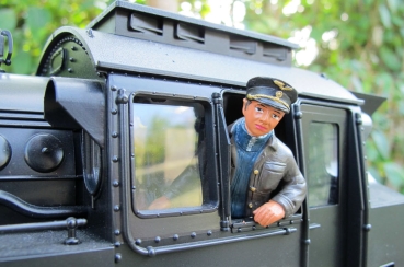 1 22 D DDR DR HSB Figur Lokomotivführer an Fenster links, etc...........................