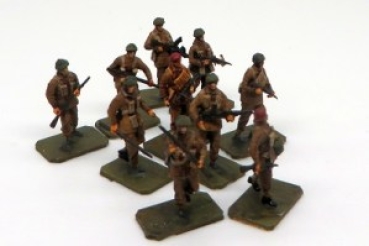 H0 mili Figuren GB Britische Fallschirmjäger, maschierend, etc..............................................................................