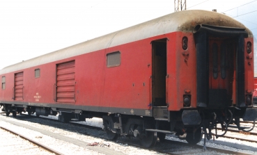 H0 E RENFE Gepäckwagen Set 2x ,DD- 8100,  2x, 4A, Ep.V,  rot, etc......................