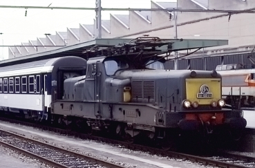 H0 F SNCF Elektrolokomotive R BB 13000, Ep.IV, grün, etc.................