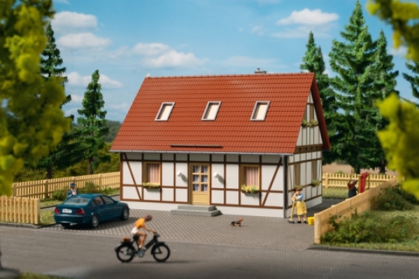 H0 Gebäude Einfamilienhaus 120x 97x 90mm