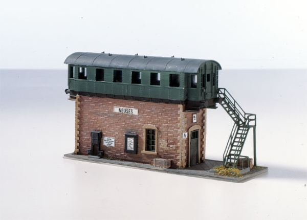 H0 Bahngebäude Behelfsstellwerk Neuses, etc......................................................................