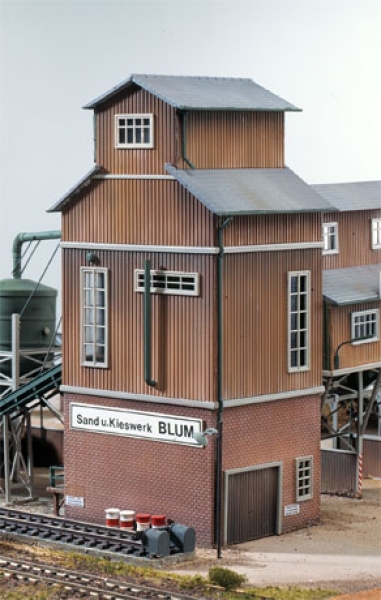 H0 Industriegebäude Sortierturm, Sandwerk E.Blum, etc.............................................................