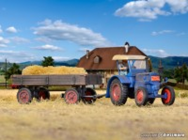 H0 Landwirtschaft BS Traktor Lanz mit Wagen, L0 10,0x 2,3x 2,7cm, etc..........................................................................