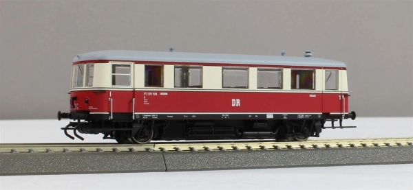 TT D DDR 13502 D DR Nahverkehrstriebwagen VT 135 109, 2A, Ep.III, Spitzenlicht, dig., etc............................................................