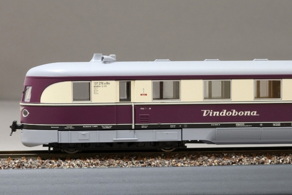 TT D DDR 1373 D DR Triebzug dreiteilig, VT 137 .., 4A, Ep.III,dig., " Köln " " Vindobona "etc.........