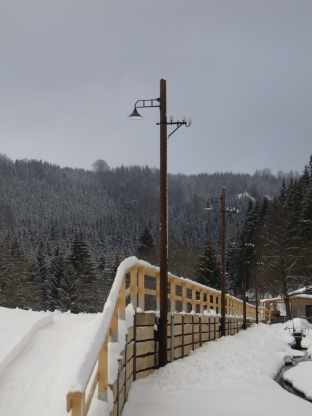 H0e Zubehör Bahnhofslampe Forellenhof  beleuchtet, etc...........................................................