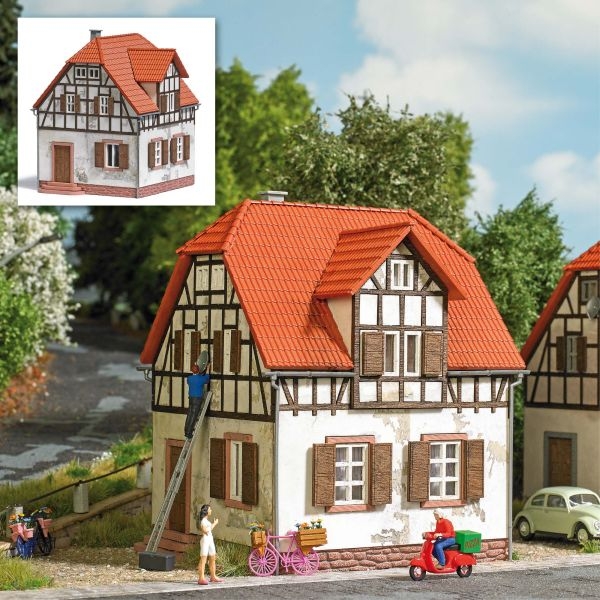 H0 Gebäude BS Wohnhaus mit Fachwerk,  alt, 90x 86x 105, etc............................................