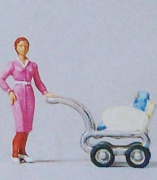H0 Figur Frau mit Kinderwagen