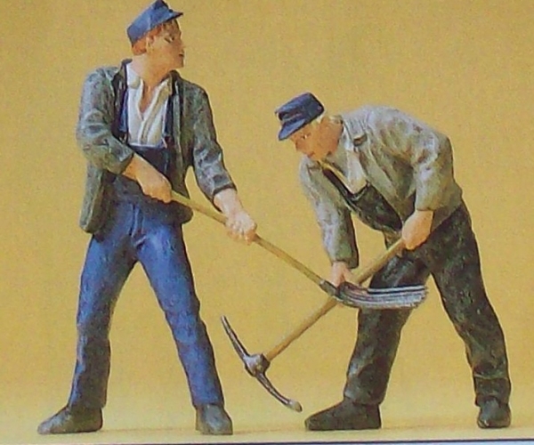 G Figur Gleisarbeiter mit Pickel etc...................................................................................................................................................................................................