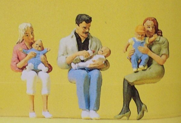 G Figur Sitzende Eltern mit Kindern etc.....................................................................................................................................................................................
