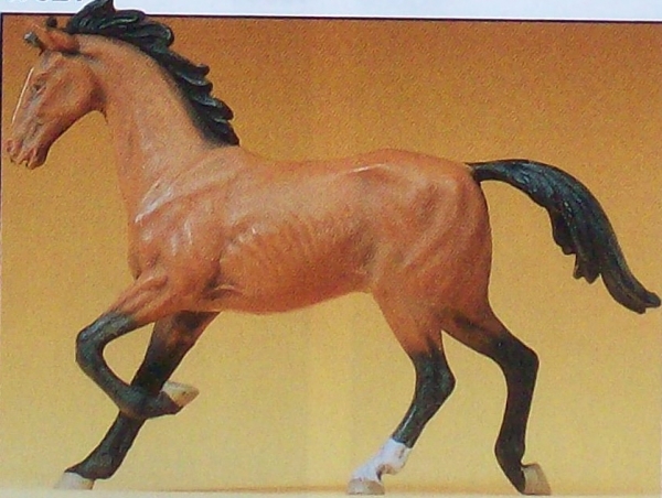G Figur Pferd trabend etc............................................................................................................................................................................................................