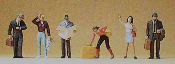 N Figur Reisende am Bahnsteig etc.....