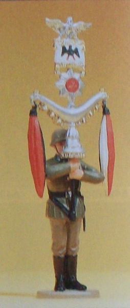 1: 25 D DR W Schellenbaumträger stehend