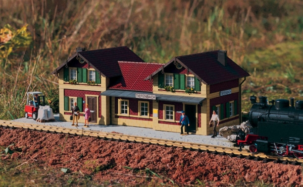 G Bahngebäude Bahnhof " Tiefenbach ", gealtert,  610x 240x 240mm, etc................................................................