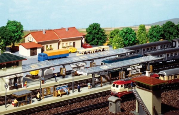 N Bahngebäude Bahnsteige 3-Stück, Ep.III, 167x 29x 33mm, etc..................................................................