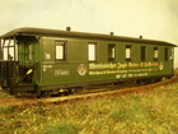 H0e D Pri Personenzugwagen 970-591, 4A, Ep.V, grün, " Wettinischer Jagd- Reiter  Falknerhof ", etc...........