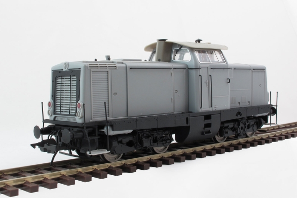 0 D DB Diesellokomotive V100,  4A,  Ep.III, L=268mm, grau, etc.................................................................................