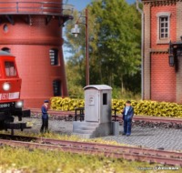 H0 Bahnausstattung Fernsprechhaus mit Treppenaufgang, L= 2,4x 2,6x 3,1cm, etc...........................................................................