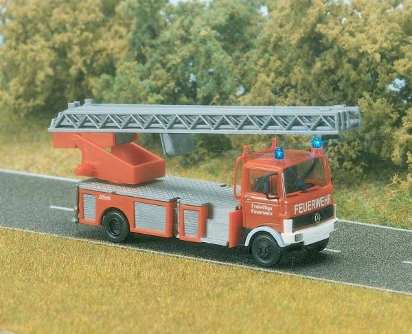 H0 D LKW MB LP 809 Feuerwehr, Leiterwagen, Blinkschaltung, etc.......................................................................