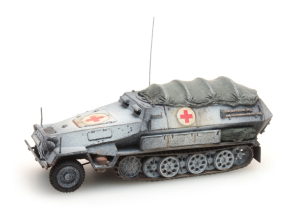 H0 mili D DR WM Sanitätspanzer Sd Kfz 251 1B Wintertarnung, etc.......................