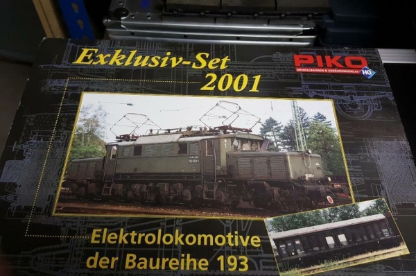 H0 Piko Jubiläumspackung- Set 2001 E 193 mit Schiebewandwagen, etc.......................................................