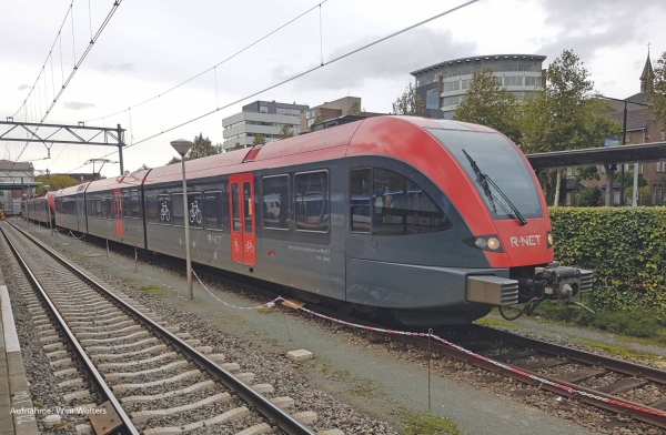 H0 NL PRI Elektrotriebwagen GTW 2/8 Stadler Ep.VI