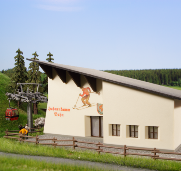 H0 A Geländegestaltung Gebäudebausatz Berg-Talstation Hahnenkammbahn, 157x 200mm