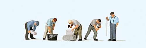 H0 Figur Arbeit an der Bruchsteinmauer