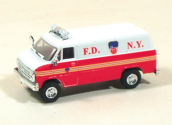 H0 Einsatzfahrzeug USA Bus FDNY High Rise Unit, etc........................................................................................