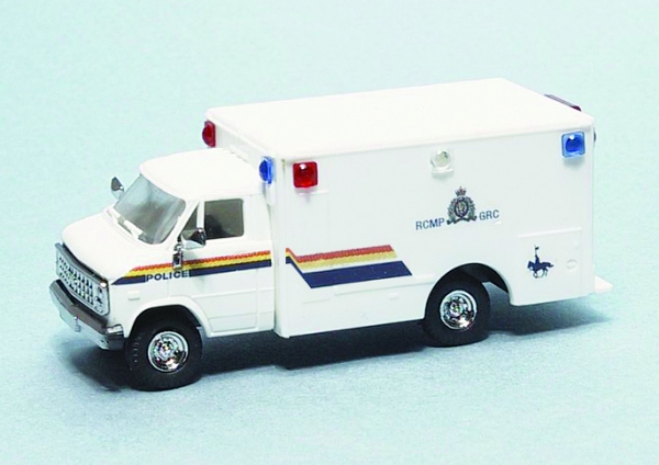 H0 Einsatzfahrzeuge USA PKW Polizeifahrzeug RCMP Ambulance, etc..................................................................................