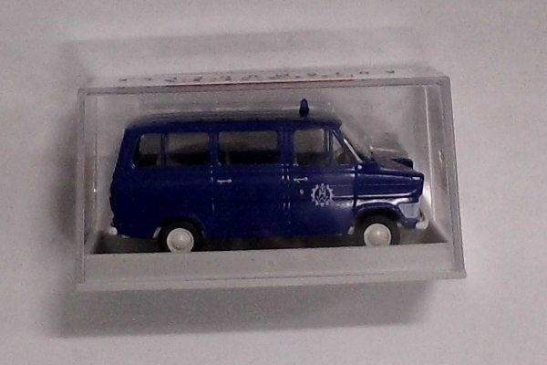 H0 Bus THW Ford Transit Kombi, etc.........................................................................................