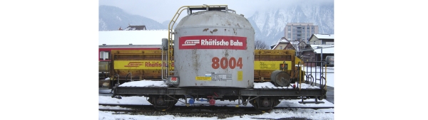 Om Bahnfahrzeuge Ch RhB Zementsilowagen mit Verrohrung, Uce 8004,  2A, Ep.V- VI, etc..............................................................................